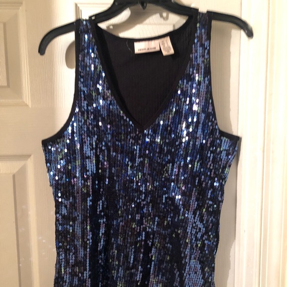 Top - Picture 2 of 3